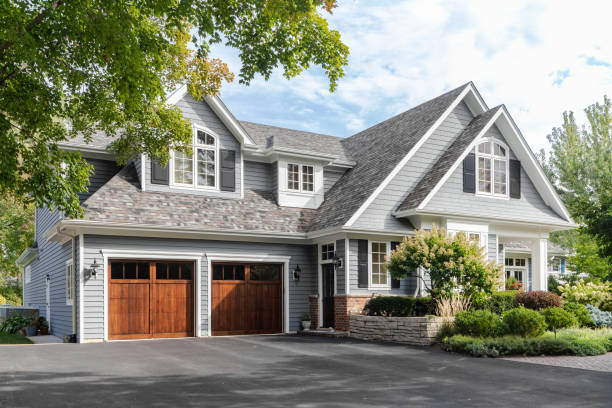 Best Roof Moss and Algae Removal  in Deep River Center, CT